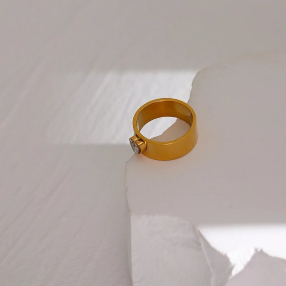 New 18K Gold Plated Solitaire Diamond Heart Ring - Picture 7 of 11